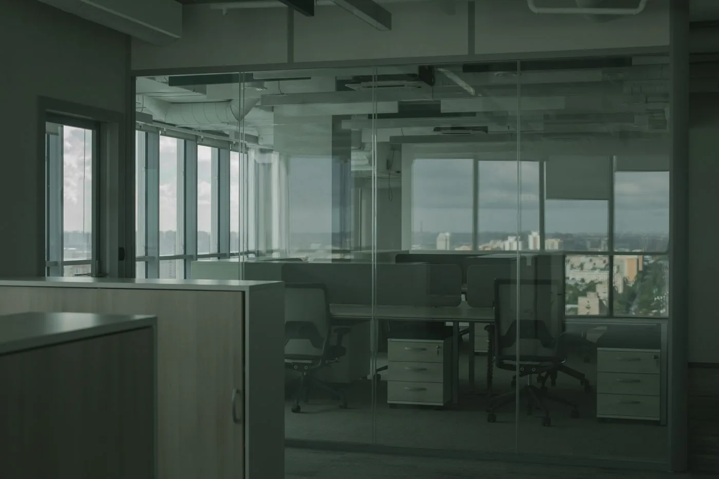 Open-plan space ready for a movable partition wall in Singapore