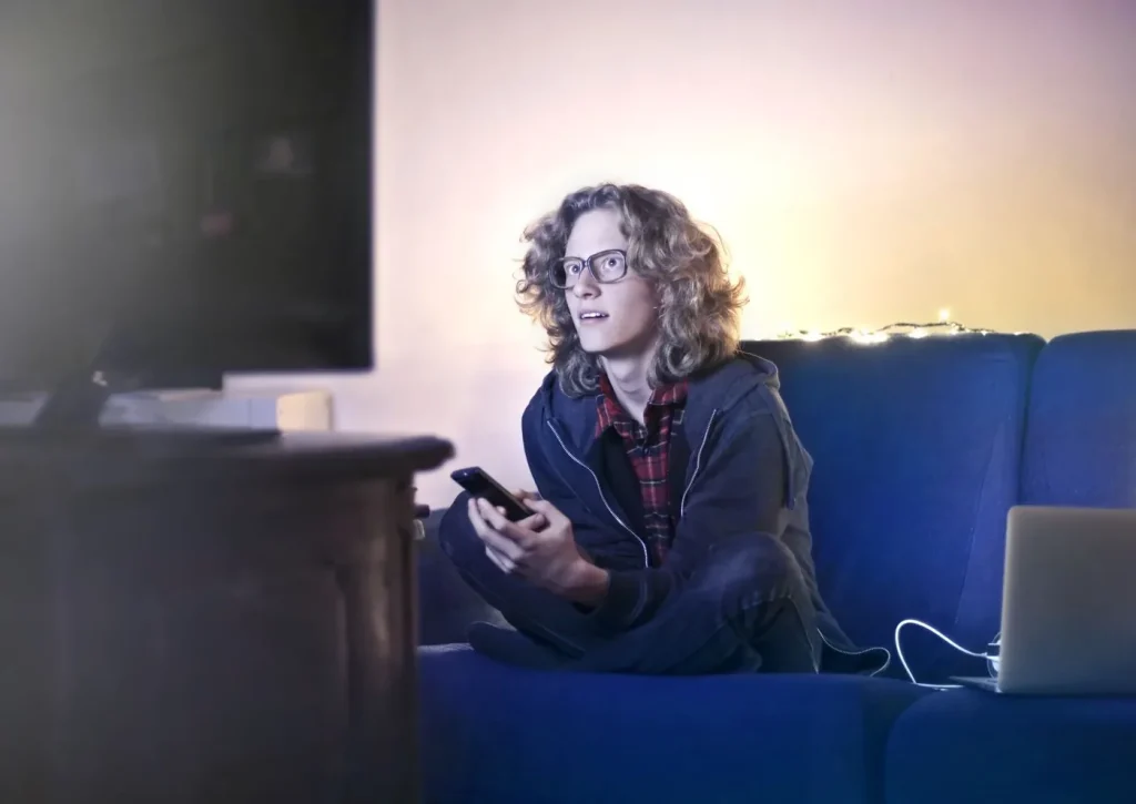 Local vs Cloud Smart Home: Why a Local Hub Keeps Working Offline