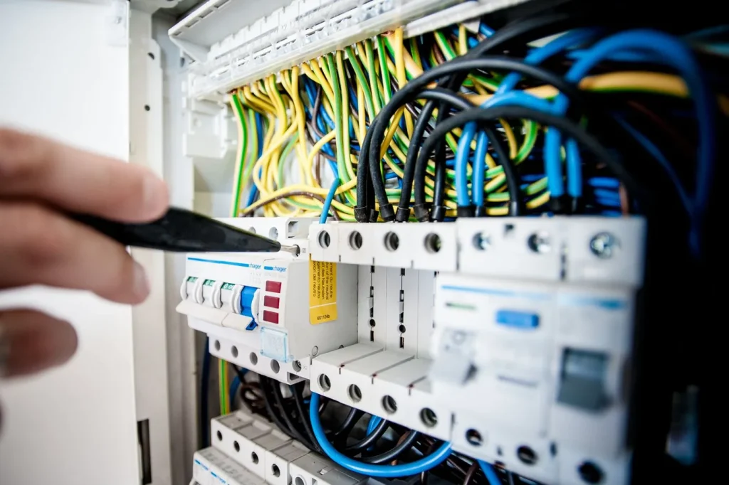 Do Smart Switches Work With HDB Wiring? A No-Neutral Guide