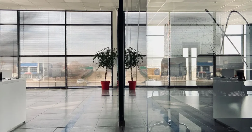 Glass vs Drywall Partition: Which Is Right for You?